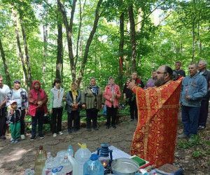 На источнике святого великомученика Георгия Победоносца был отслужен водосвятный молебен