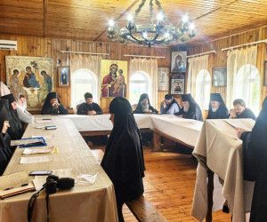 В Холковском монастыре обсудили, как древние монашеские традиции помогают современному человеку