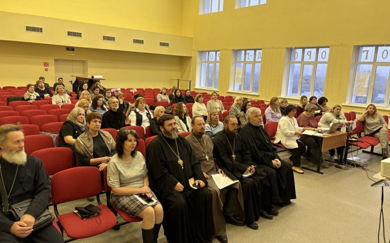 Опыт шебекинских педагогов и священнослужителей представили на муниципальной секции Иоасафовских чтений