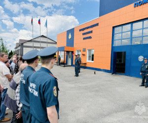 Ветераны пожарной охраны почтили память героев и посетили святыни в преддверии Дня России