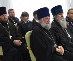 В Новом Осколе поздравили сотрудников МВД с профессиональным праздником