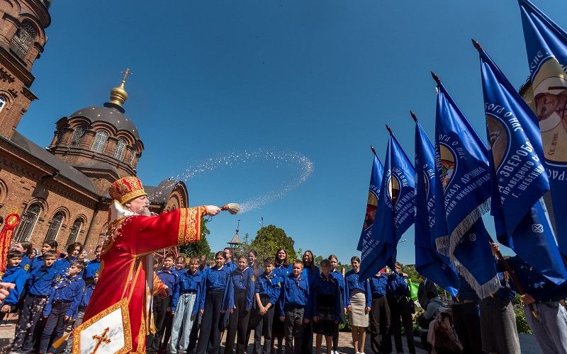 В Старом Осколе состоялся Георгиевский парад